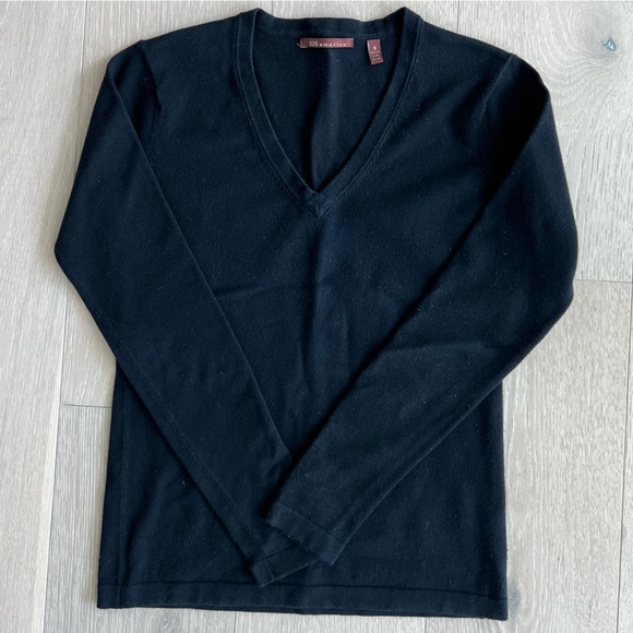 525 America Black V-neck Sweater - Picture 2 of 7